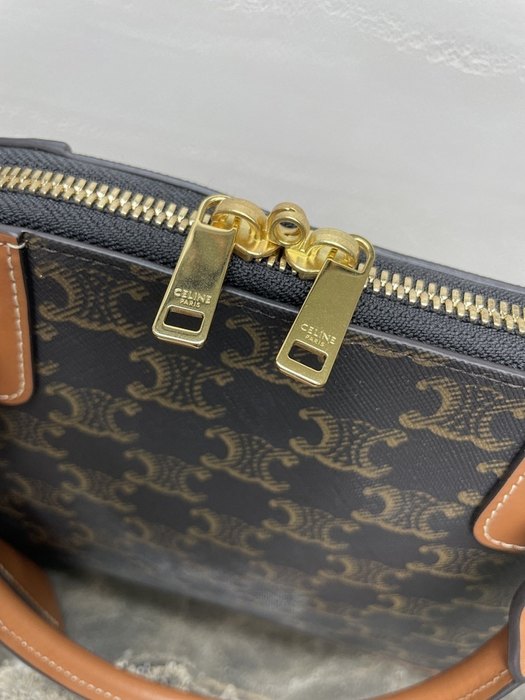 Celine Tote bag with stylish features Brown 01A