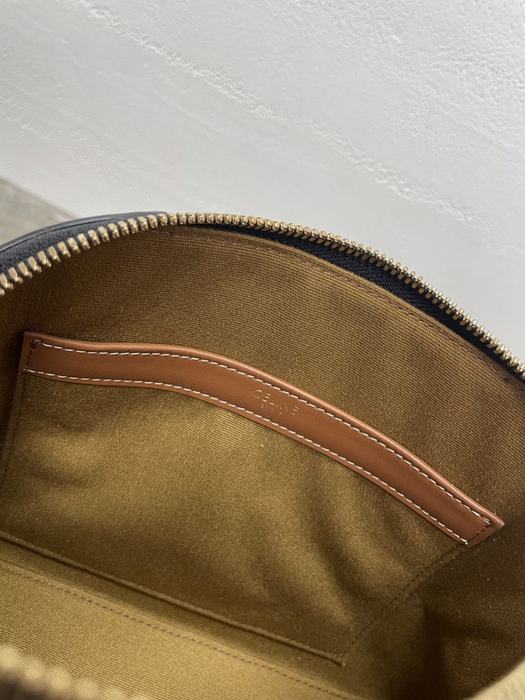 Celine Tote bag with stylish features Brown 01A