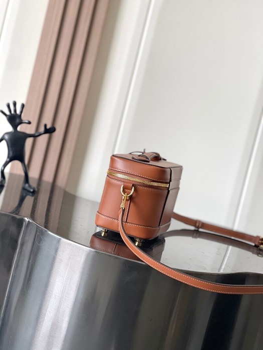 Celine Tote style 16 Tan 01A