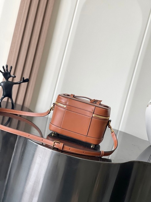 Celine Tote style 16 Tan 01A