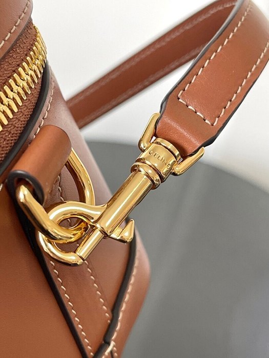Celine Tote style 16 Tan 01A