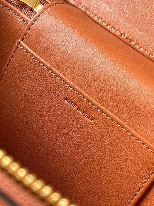 Celine Tote style 16 Tan 01A