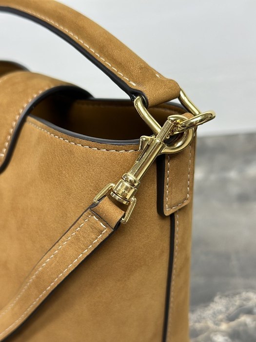 Celine Tote style 40 Tan 01A