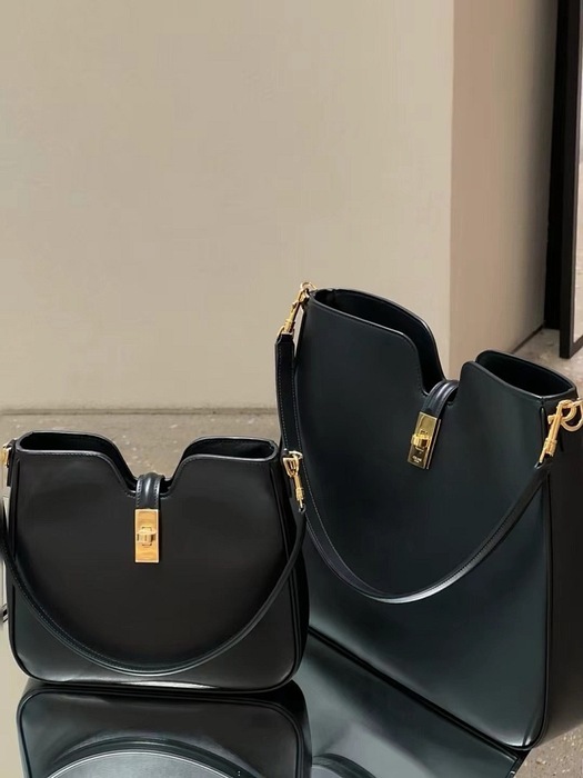 Celine Tote style 42 Black 01A