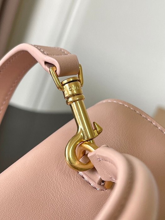 Celine Tote with elegant design traits Beige 01A