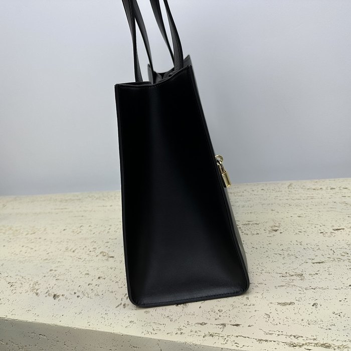 Celine Tote with minimalist design traits Black 01A
