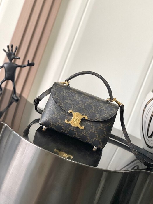 Celine Tote with minimalistic design traits Black 01A