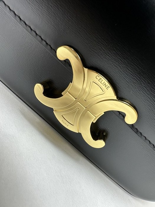 Celine Tote with sleek design Black 01A 2