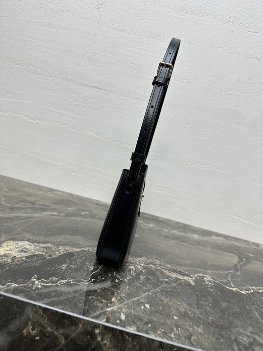 Celine Tote with sleek design Black 01A 3