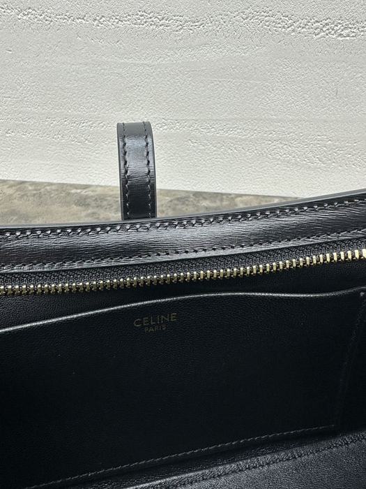 Celine Tote with sleek design Black 01A 3