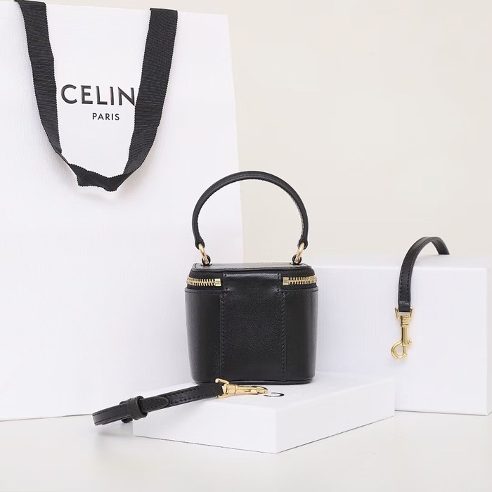 Celine Tote with stylish leather finish Black 01A