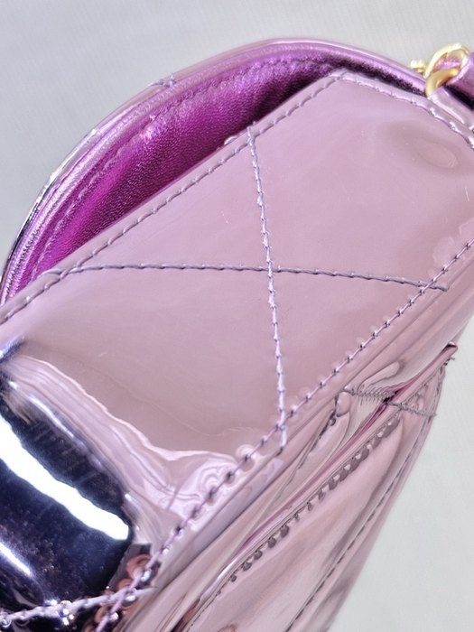 Chanel around chain bag