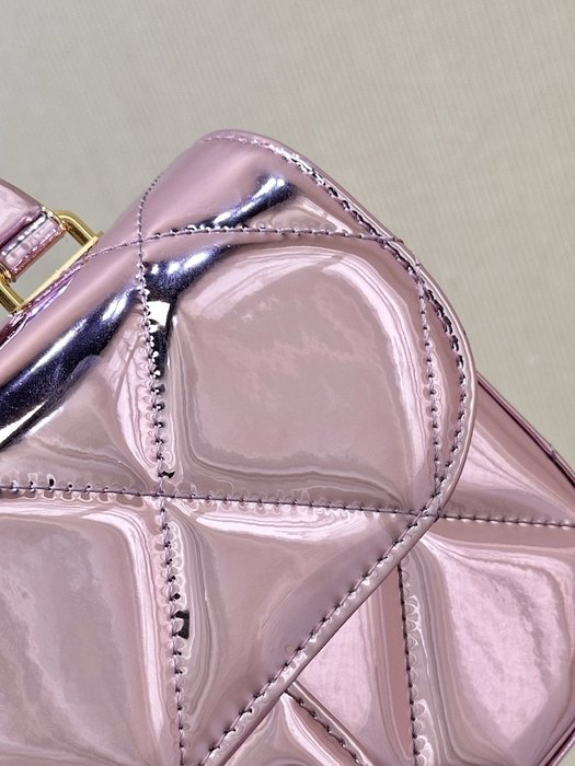 Chanel around chain bag