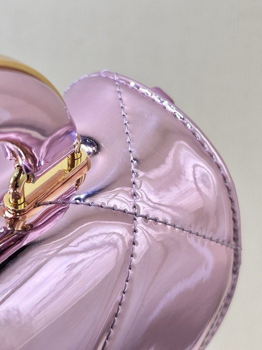 Chanel around chain bag