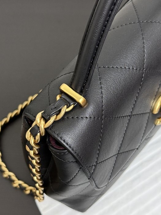 Chanel bags under 1000