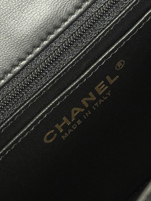 Chanel business affinity bag