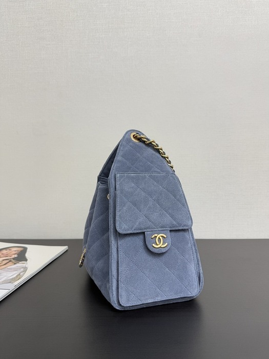 Chanel canvas bag deauville
