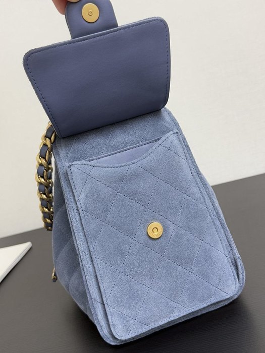 Chanel canvas bag deauville