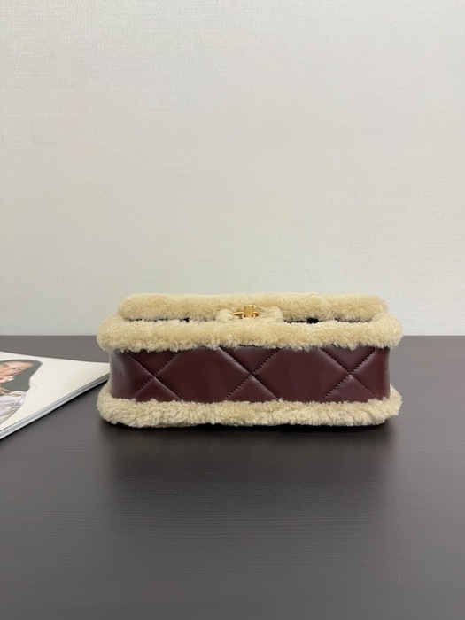 Chanel chain shoulder bag