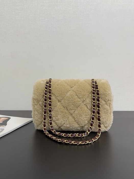 Chanel chain shoulder bag