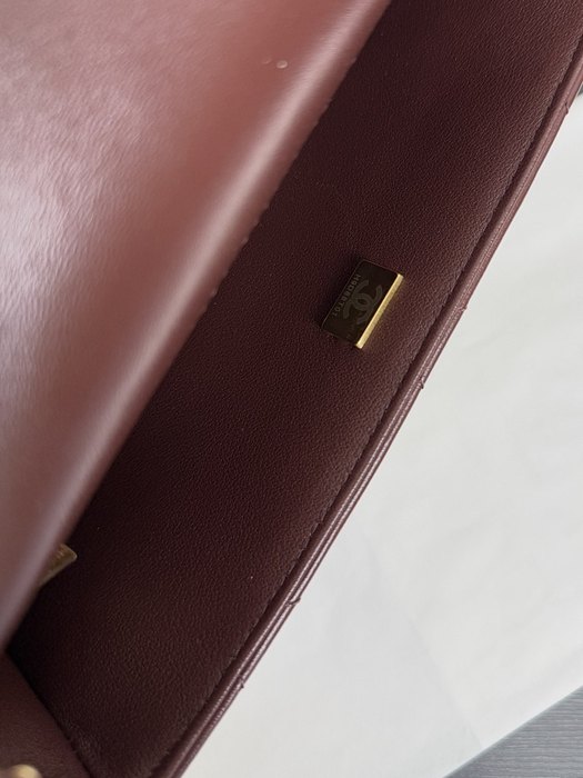 Chanel chain shoulder bag