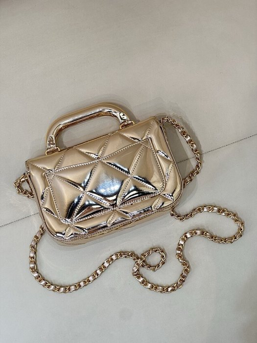 Chanel diana flap bag