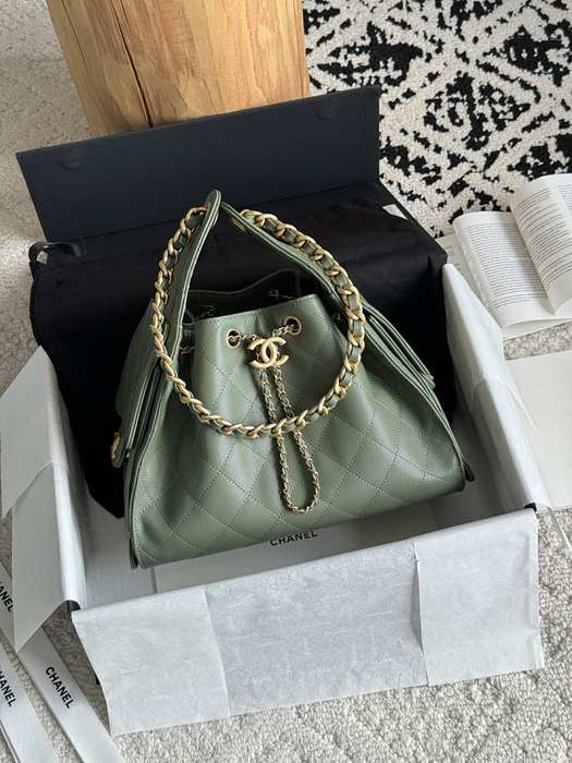 Chanel kelly shopper bag