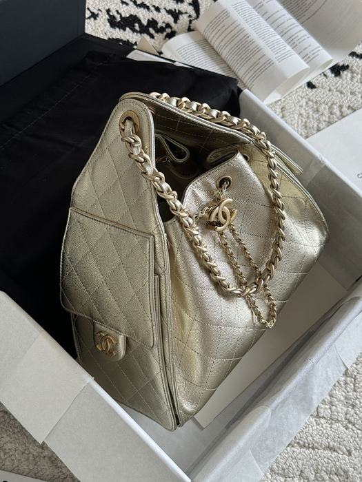 Chanel multipocket bag