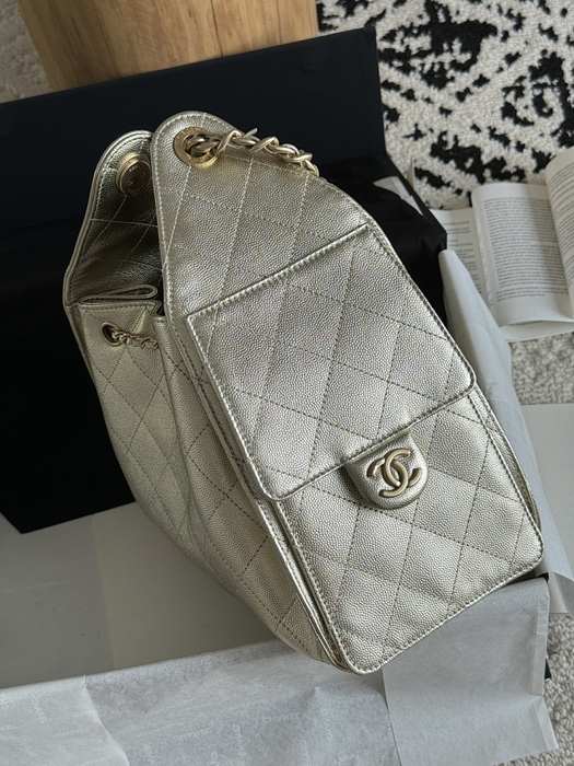 Chanel multipocket bag