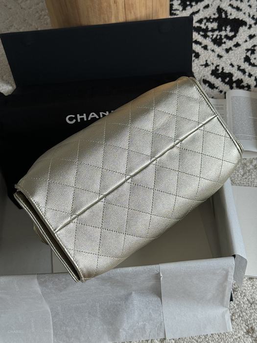 Chanel multipocket bag