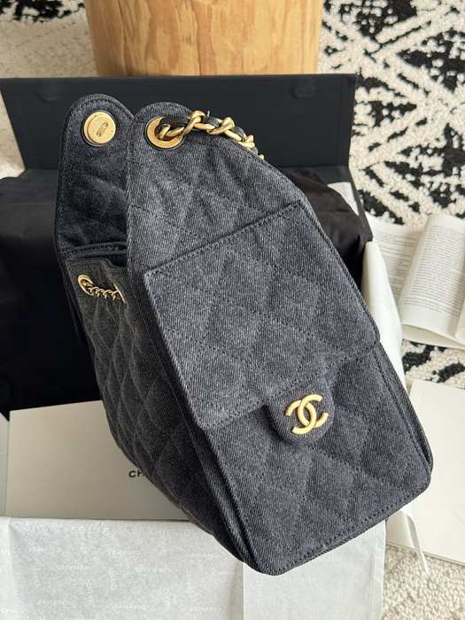Chanel second hand bag