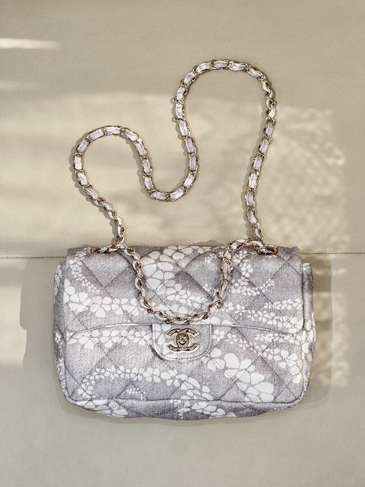 Chanel vintage shoulder bag