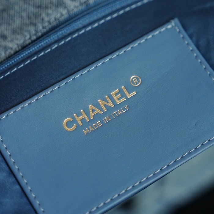 Chanelmakeup bag