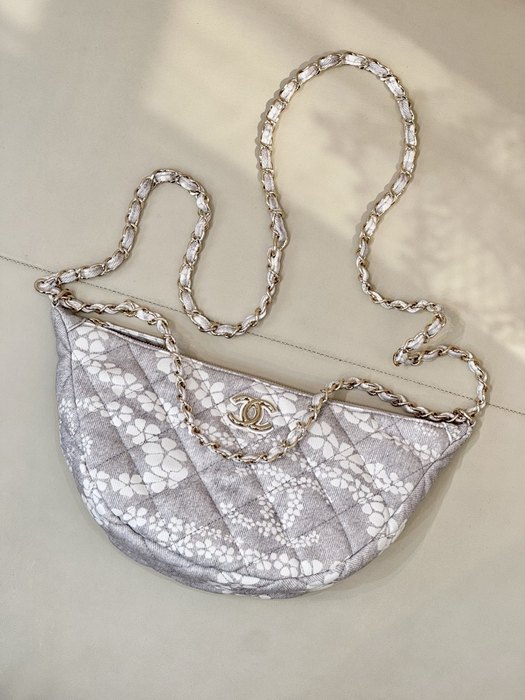 Faux chanel bag