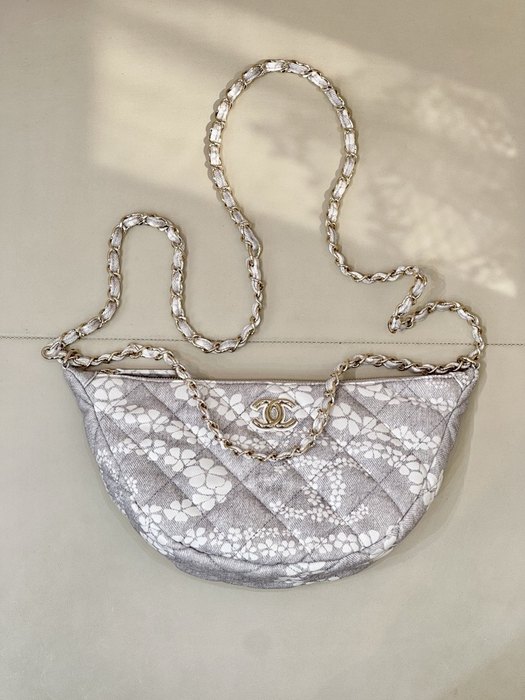Faux chanel bag