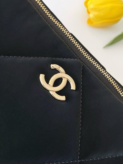 Raffia chanel bag