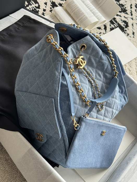 Vintage chanel bucket bag