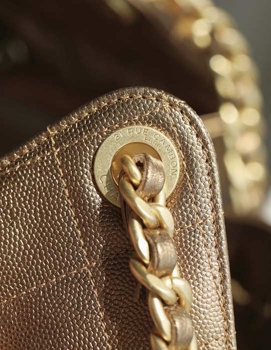 Vintage chanel diana bag