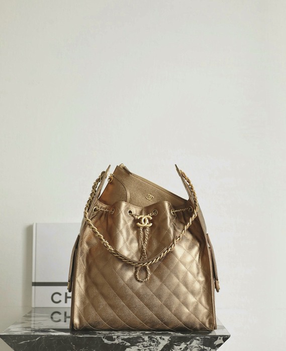 Vintage chanel diana bag
