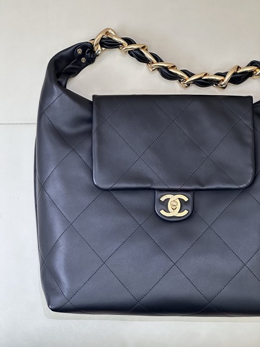 Vintage chanel quilted bag