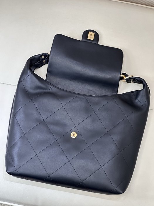 Vintage chanel quilted bag