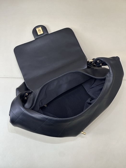 Vintage chanel quilted bag