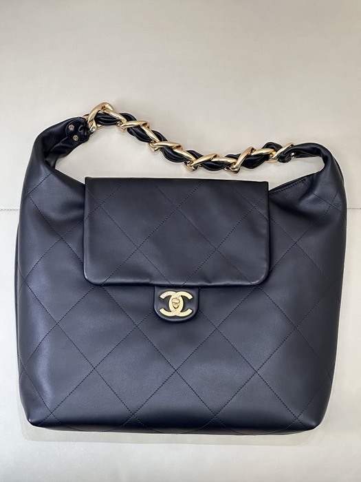 Vintage chanel quilted bag