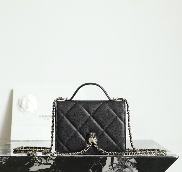 Vintage chanel shoulder bag