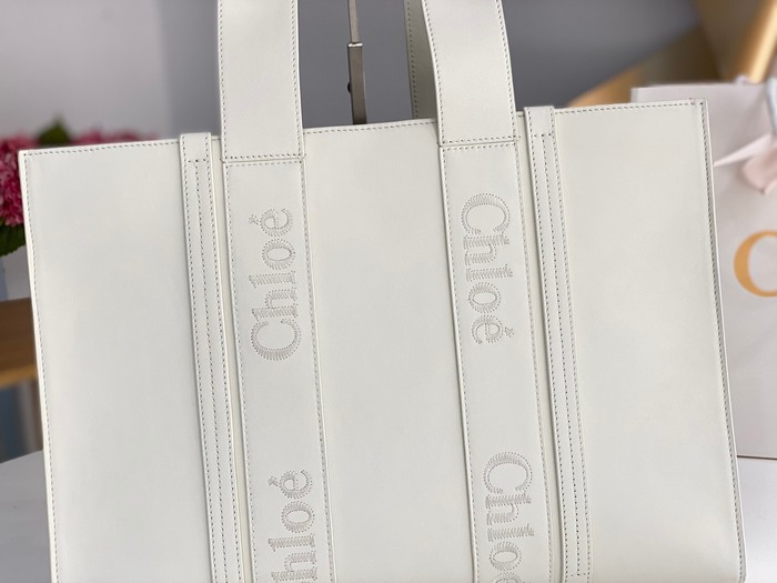 Chloe Tote bag with minimalist design Beige 01A