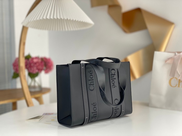 Chloe Tote bag with minimalist design Black 01A