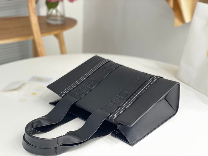 Chloe Tote bag with minimalist design Black 01A
