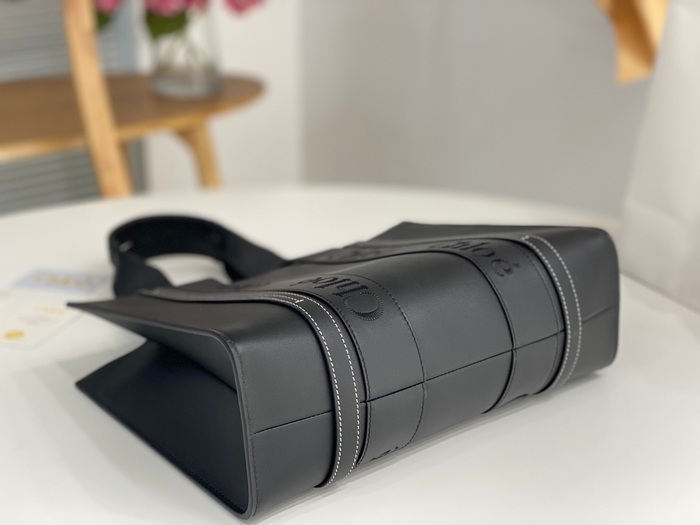 Chloe Tote bag with minimalist design Black 01A