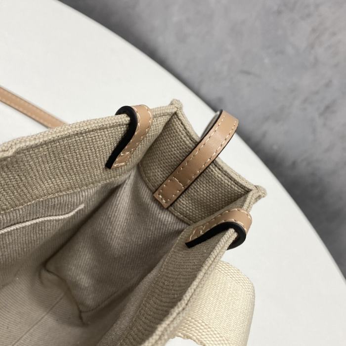 Chloe Tote bag with stylish features Beige 01A 2