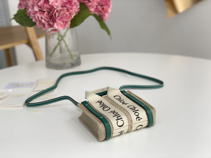 Chloe Tote bag with stylish features Beige 01A